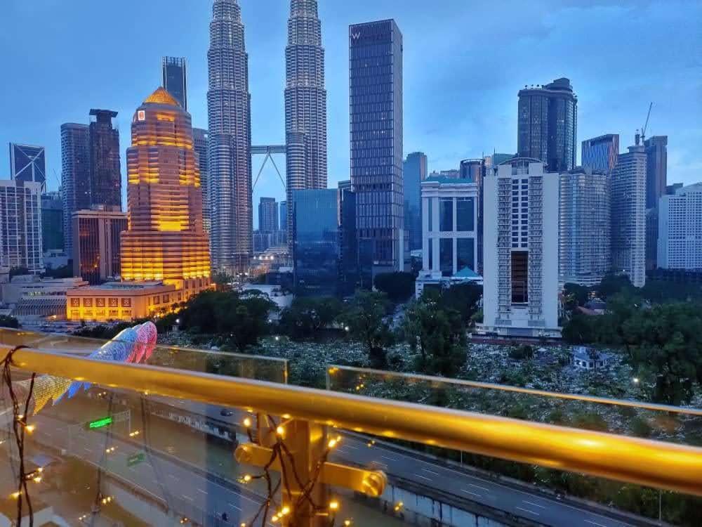 Klcc Legasi Direct View With A Superking Bed At A 3-Bedroom Premium Unit Kuala Lumpur Dış mekan fotoğraf